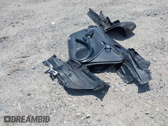 2020 Toyota Prius XLE with VIN JTDKARFP6L3152429, listed as a IAAI auction lot 42548015 with 49,984 mi miles and . Bid and sale history available at DreamBid. Image 12.