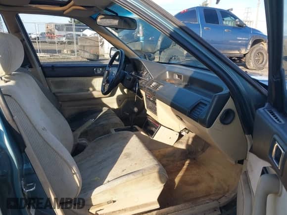 1989 Honda Accord с VIN JHMCA5645KC126050, выставлен на аукционе IAAI как лот 41861589 с пробегом 224 748 миль миль и . История ставок и продаж доступна на DreamBid. Изображение 5.