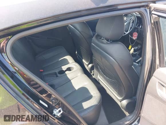 2013 Hyundai Veloster Turbo с VIN KMHTC6AE5DU174142, выставлен на аукционе IAAI как лот 42424749 с пробегом 69 744 миль миль и . История ставок и продаж доступна на DreamBid. Изображение 8.