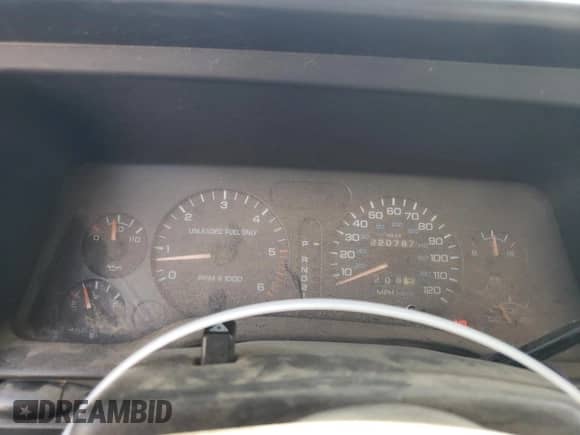 1996 Dodge 1500 z VIN 3B7HF13Y8TG121531, wystawiony jako Copart lot #72366134 z przebiegiem 220 797 mil mil oraz Szkoda całkowita • Salvage title. Historia ofert i sprzedaży dostępna na DreamBid. Obrazek 9.