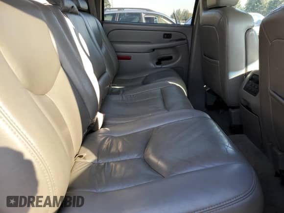 2005 Chevrolet Suburban Z71 с VIN 3GNFK16Z15G198338, выставлен на аукционе Copart как лот 82234245 с пробегом 274 973 миль миль и Списание • Salvage title. История ставок и продаж доступна на DreamBid. Изображение 11.