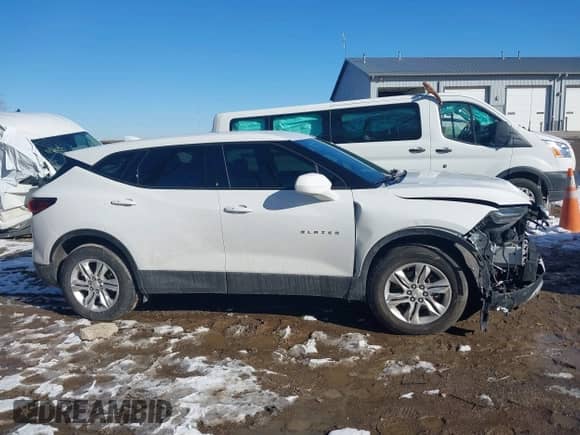 2020 Chevrolet Blazer LT z VIN 3GNKBBRA6LS705853, wystawiony jako IAAI lot #41646508 z przebiegiem 56 115 mil mil oraz . Historia ofert i sprzedaży dostępna na DreamBid. Obrazek 13.