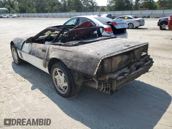 1989 Chevrolet Corvette с VIN 1G1YY3187K5107790, выставлен на аукционе Copart как лот 69282254 с пробегом Не указан миль и Списание • Salvage title. История ставок и продаж доступна на DreamBid. Изображение 2.