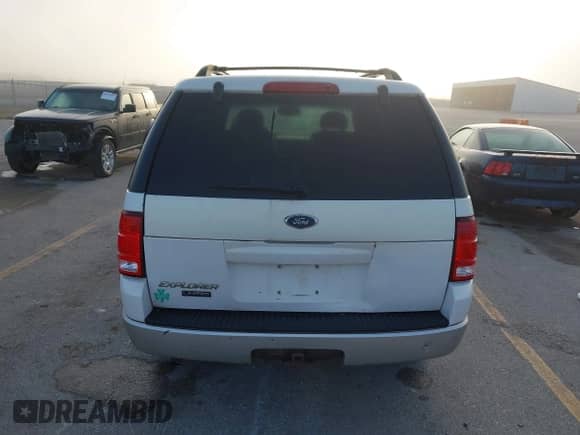 2002 Ford Explorer Limited z VIN 1FMZU75K92ZC78923, wystawiony jako IAAI lot #43232492 z przebiegiem 235 210 mil mil oraz . Historia ofert i sprzedaży dostępna na DreamBid. Obrazek 15.