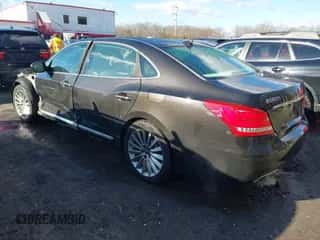 2015 Hyundai Equus Signature z VIN KMHGH4JHXFU095828, wystawiony jako IAAI lot #41577881 z przebiegiem 173 663 mil mil oraz . Historia ofert i sprzedaży dostępna na DreamBid. Obrazek 3.