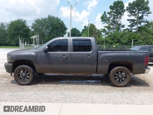2011 Chevrolet Silverado 1500 LT z VIN 3GCPKSEA5BG216494, wystawiony jako IAAI lot #42683144 z przebiegiem 261 539 mil mil oraz . Historia ofert i sprzedaży dostępna na DreamBid. Obrazek 14.