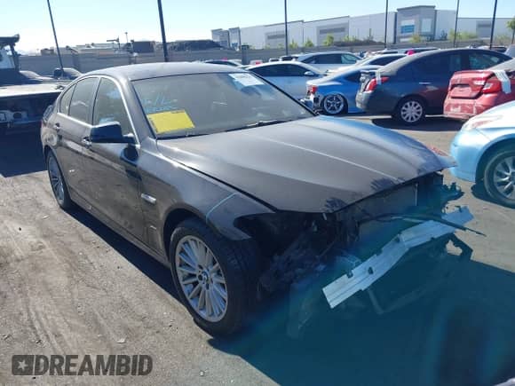 2013 BMW 5 Series 535i с VIN WBAFR7C53DC825614, выставлен на аукционе IAAI как лот 42686335 с пробегом 121 240 миль миль и . История ставок и продаж доступна на DreamBid. Изображение 1.