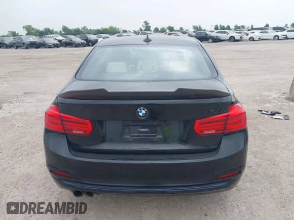 2018 BMW 3 Series 330i with VIN WBA8B9C56JAE22052, listed as a IAAI auction lot 42281541 with 46,225 mi miles and . Bid and sale history available at DreamBid. Image 16.