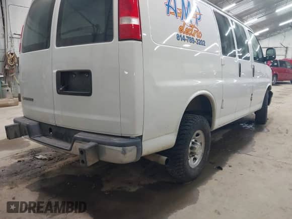 2022 Chevrolet Express Cargo with VIN 1GCWGAFP7N1195564, listed as a IAAI auction lot 42741149 with 28,884 mi miles and . Bid and sale history available at DreamBid. Image 4.
