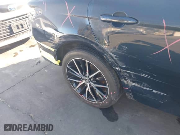 2021 Toyota Camry SE Nightshade z VIN 4T1G11AK1MU532174, wystawiony jako IAAI lot #43458375 z przebiegiem 53 698 mil mil oraz . Historia ofert i sprzedaży dostępna na DreamBid. Obrazek 19.