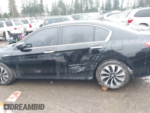 2015 Honda Accord Touring с VIN 1HGCR6F71FA007327, выставлен на аукционе IAAI как лот 41103556 с пробегом 162 472 миль миль и . История ставок и продаж доступна на DreamBid. Изображение 14.