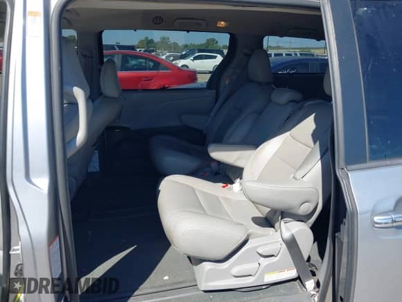 2017 Toyota Sienna XLE Auto Access Seat with VIN 5TDYZ3DC5HS839486, listed as a IAAI auction lot 43420580 with 127,615 mi miles and . Bid and sale history available at DreamBid. Image 8.