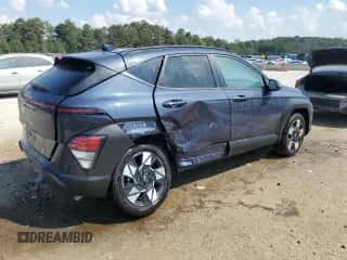 2024 Hyundai Kona SEL с VIN KM8HB3AB8RU149689, выставлен на аукционе Copart как лот 81620615 с пробегом 33 805 миль миль и Списание • Salvage title. История ставок и продаж доступна на DreamBid. Изображение 3.