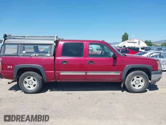 2005 Chevrolet Silverado 1500 LS with VIN 2GCEK13T351164625, listed as a IAAI auction lot 42942388 with 223,615 mi miles and . Bid and sale history available at DreamBid. Image 13.