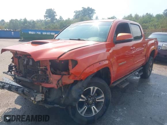 2017 Toyota Tacoma SR5 with VIN 5TFAZ5CN5HX024165, listed as a IAAI auction lot 43492786 with 195,719 mi miles and . Bid and sale history available at DreamBid. Image 2.