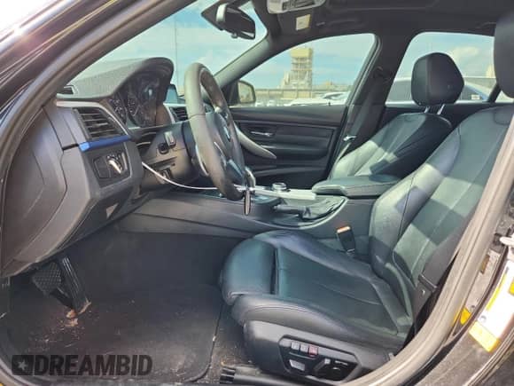 2014 BMW 3 Series 335i с VIN WBA3A9G51ENS65176, выставлен на аукционе Copart как лот 82589935 с пробегом Не указан миль и Чистый • Clean title. История ставок и продаж доступна на DreamBid. Изображение 7.