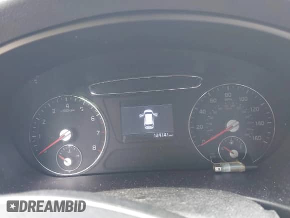 2019 Kia Sorento LX with VIN 5XYPGDA50KG554342, listed as a IAAI auction lot 42756320 with 124,141 mi miles and . Bid and sale history available at DreamBid. Image 16.