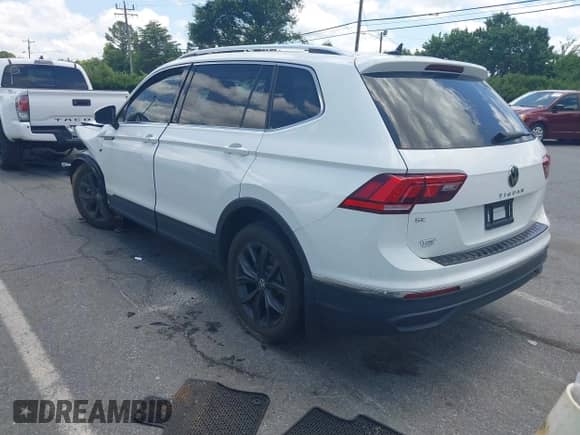 2024 Volkswagen Tiguan SE с VIN 3VVNB7AX8RM055442, выставлен на аукционе IAAI как лот 42528863 с пробегом 15 186 миль миль и . История ставок и продаж доступна на DreamBid. Изображение 3.