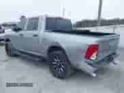 2019 Ram 1500 Express z VIN 1C6RR7KT7KS743055, wystawiony jako IAAI lot #41298661 z przebiegiem 57 536 mil mil oraz . Historia ofert i sprzedaży dostępna na DreamBid. Obrazek 3.