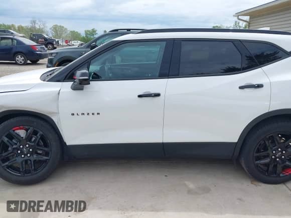 2024 Chevrolet Blazer LT с VIN 3GNKBDR45RS195056, выставлен на аукционе IAAI как лот 42241495 с пробегом 8 332 миль миль и . История ставок и продаж доступна на DreamBid. Изображение 14.