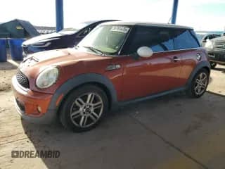 2012 MINI Hardtop S с VIN WMWSV3C5XCTY19147, выставлен на аукционе Copart как лот 56761475 с пробегом 106 757 миль миль и Списание • Salvage title. История ставок и продаж доступна на DreamBid. Изображение 1.