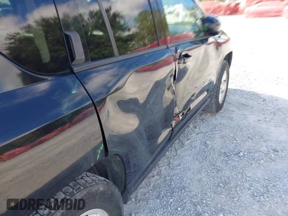 2017 Jeep Compass Latitude with VIN 1C4NJCEA9HD147461, listed as a IAAI auction lot 43341298 with 201,560 mi miles and . Bid and sale history available at DreamBid. Image 6.