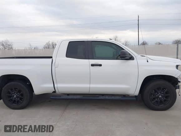 2019 Toyota Tundra SR z VIN 5TFRY5F19KX245581, wystawiony jako IAAI lot #41204371 z przebiegiem 82 784 mil mil oraz . Historia ofert i sprzedaży dostępna na DreamBid. Obrazek 13.