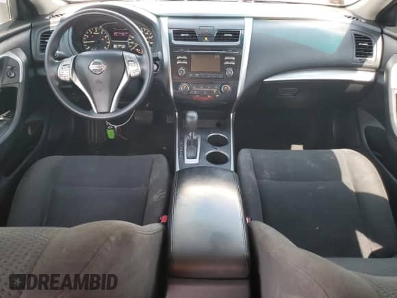 2015 Nissan Altima SV с VIN 1N4AL3AP0FC415924, выставлен на аукционе Copart как лот 60352745 с пробегом 130 415 миль миль и На запчасти • Non repairable. История ставок и продаж доступна на DreamBid. Изображение 8.