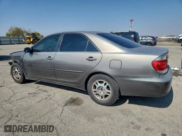 2006 Toyota Camry STD с VIN JTDBE32KX63057064, выставлен на аукционе Copart как лот 87117575 с пробегом 228 136 миль миль и Списание • Salvage title. История ставок и продаж доступна на DreamBid. Изображение 2.