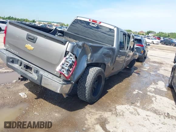 2012 Chevrolet Silverado 1500 LS z VIN 3GCPCREA0CG269854, wystawiony jako IAAI lot #42355788 z przebiegiem 171 944 mil mil oraz . Historia ofert i sprzedaży dostępna na DreamBid. Obrazek 4.