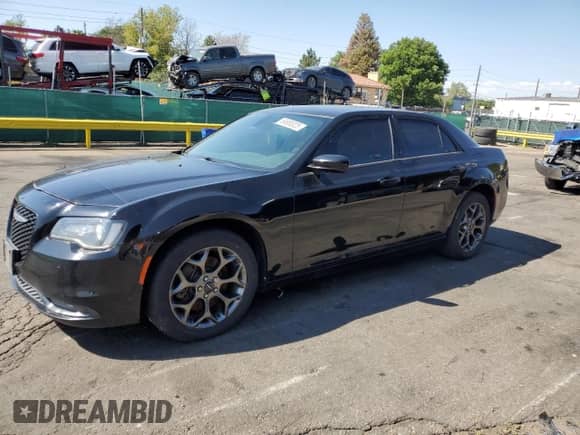 2015 Chrysler 300 S с VIN 2C3CCAGG8FH899857, выставлен на аукционе Copart как лот 69880025 с пробегом 154 102 миль миль и Чистый • Clean title. История ставок и продаж доступна на DreamBid. Изображение 1.