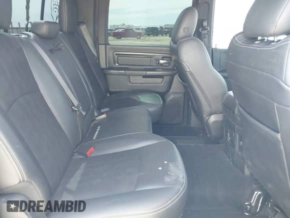 2017 Ram 1500 Rebel z VIN 1C6RR7YT9HS850883, wystawiony jako IAAI lot #42140271 z przebiegiem 100 061 mil mil oraz . Historia ofert i sprzedaży dostępna na DreamBid. Obrazek 8.