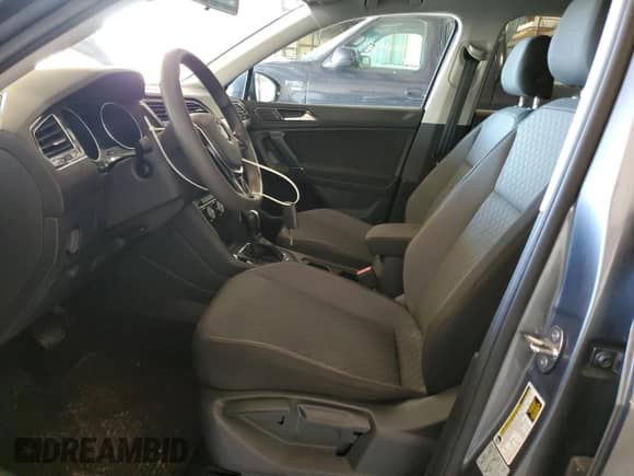 2018 Volkswagen Tiguan S с VIN 3VV0B7AX0JM116152, выставлен на аукционе Copart как лот 86630065 с пробегом 89 978 миль миль и Списание • Salvage title. История ставок и продаж доступна на DreamBid. Изображение 7.