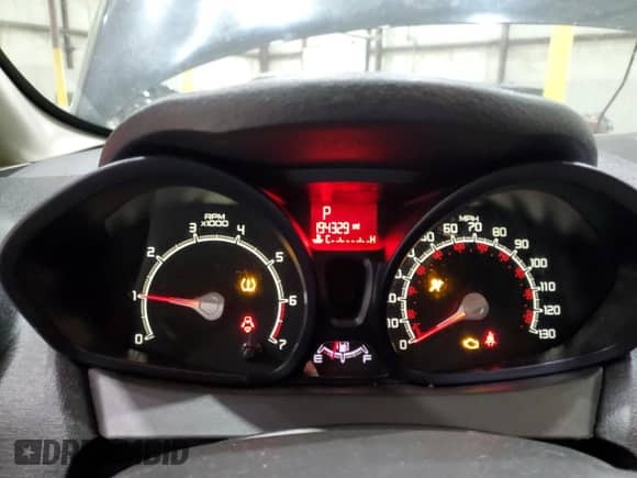 2013 Ford Fiesta S с VIN 3FADP4AJ5DM107100, выставлен на аукционе Copart как лот 85511955 с пробегом 194 329 миль миль и На запчасти • Non repairable. История ставок и продаж доступна на DreamBid. Изображение 9.