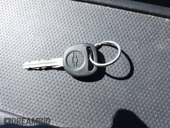 2002 Chevrolet Silverado 1500 LS с VIN 2GCEC19V721217537, выставлен на аукционе IAAI как лот 43465243 с пробегом 210 767 миль миль и . История ставок и продаж доступна на DreamBid. Изображение 11.