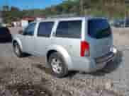 2012 Nissan Pathfinder SV z VIN 5N1AR1NB4CC608984, wystawiony jako IAAI lot #43422949 z przebiegiem 81 061 mil mil oraz . Historia ofert i sprzedaży dostępna na DreamBid. Obrazek 3.
