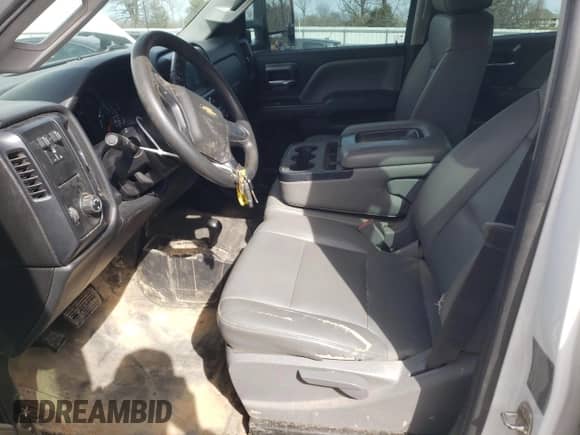 2017 Chevrolet Silverado 3500HD Work Truck z VIN 1GB4KYCY0HF118011, wystawiony jako Copart lot #49736105 z przebiegiem 230 882 mil mil oraz Szkoda całkowita • Salvage title. Historia ofert i sprzedaży dostępna na DreamBid. Obrazek 7.