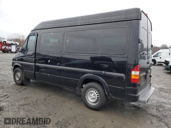 2006 Dodge Sprinter Passenger with VIN WD8PD644X65966097, listed as a Copart auction lot 49917415 with 332,617 mi miles and Clean title. Bid and sale history available at DreamBid. Image 2.