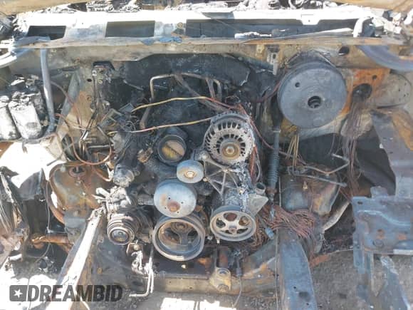 2013 Chevrolet Suburban LS z VIN 1GNSKHE78DR289158, wystawiony jako IAAI lot #43056482 z przebiegiem Nie podano mil oraz . Historia ofert i sprzedaży dostępna na DreamBid. Obrazek 10.