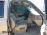 2001 Chevrolet Suburban LS с VIN 3GNFK16T41G131819, выставлен на аукционе IAAI как лот 43132957 с пробегом 276 487 миль миль и . История ставок и продаж доступна на DreamBid. Изображение 5.