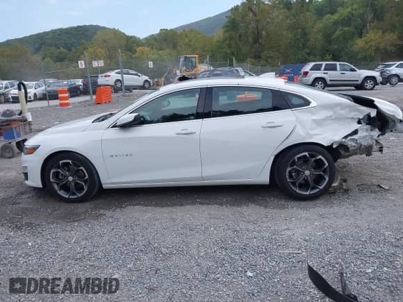 2022 Chevrolet Malibu LT z VIN 1G1ZD5ST7NF141838, wystawiony jako IAAI lot #43266941 z przebiegiem 62 216 mil mil oraz . Historia ofert i sprzedaży dostępna na DreamBid. Obrazek 15.