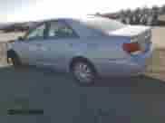 2005 Toyota Camry STD z VIN 4T1BE32K05U627304, wystawiony jako Copart lot #85573395 z przebiegiem 195 212 mil mil oraz Szkoda całkowita • Salvage title. Historia ofert i sprzedaży dostępna na DreamBid. Obrazek 2.