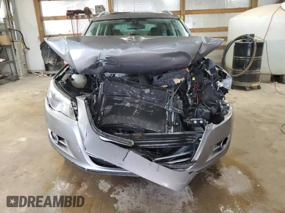 2010 Volkswagen Tiguan с VIN WVGBV9AX1AW510300, выставлен на аукционе Copart как лот 49428965 с пробегом 63 871 миль миль и Списание • Salvage title. История ставок и продаж доступна на DreamBid. Изображение 5.