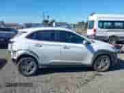 2019 Hyundai Kona SE с VIN KM8K1CAA6KU373226, выставлен на аукционе IAAI как лот 43202707 с пробегом 84 139 миль миль и . История ставок и продаж доступна на DreamBid. Изображение 14.