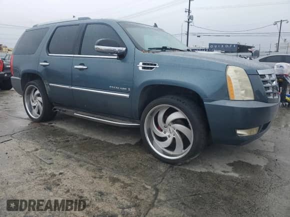 2009 Cadillac Escalade z VIN 1GYFC13279R243568, wystawiony jako Copart lot #49336995 z przebiegiem 166 290 mil mil oraz Szkoda całkowita • Salvage title. Historia ofert i sprzedaży dostępna na DreamBid. Obrazek 4.