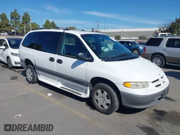 1997 Dodge Caravan SE with VIN 2B4GP44R3VR260414, listed as a IAAI auction lot 43475033 with 143,820 mi miles and . Bid and sale history available at DreamBid. Image 1.