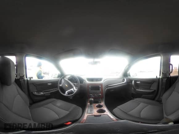 2014 Chevrolet Traverse LT z VIN 1GNKRHKD1EJ120251, wystawiony jako IAAI lot #42202573 z przebiegiem 160 958 mil mil oraz . Historia ofert i sprzedaży dostępna na DreamBid. Obrazek 18.