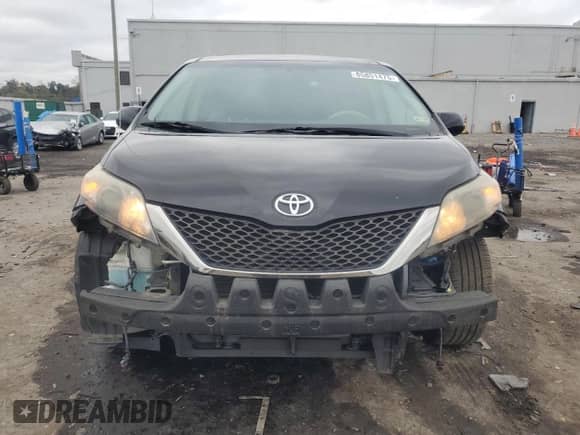 2011 Toyota Sienna SE with VIN 5TDXK3DC2BS145037, listed as a Copart auction lot 85851475 with 121,270 mi miles and Salvage title. Bid and sale history available at DreamBid. Image 5.