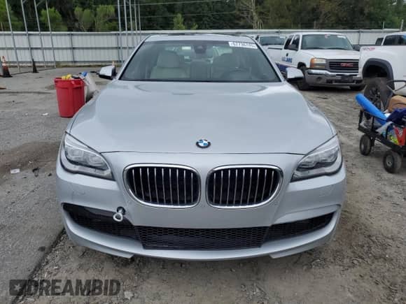 2014 BMW 7 Series ALPINA B7 z VIN WBAYE8C57ED134785, wystawiony jako Copart lot #67736745 z przebiegiem 82 835 mil mil oraz Szkoda całkowita • Salvage title. Historia ofert i sprzedaży dostępna na DreamBid. Obrazek 5.