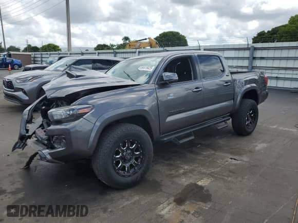 2022 Toyota Tacoma SR5 with VIN 3TYAZ5CNXNT016472, listed as a Copart auction lot 64419425 with 45,643 mi miles and Salvage title. Bid and sale history available at DreamBid. Image 1.